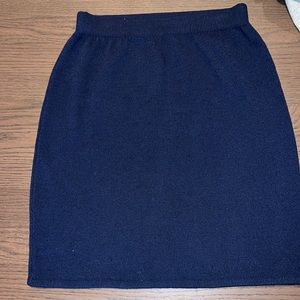St John basics size 8 skirt